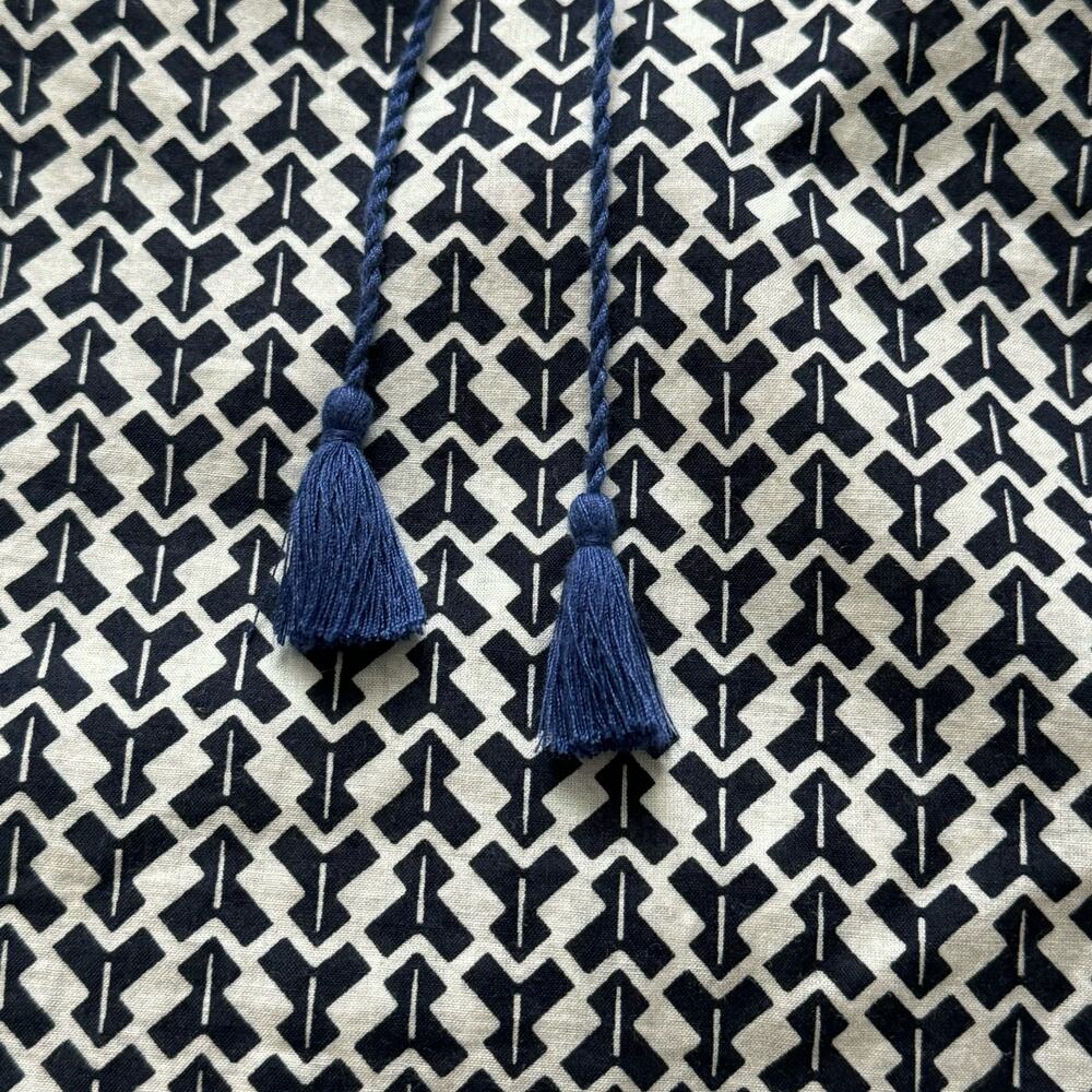 J Crew Embroidered Blue and White 100% Cotton Sleeveless Shirt-size 4 - Picture 8 of 9
